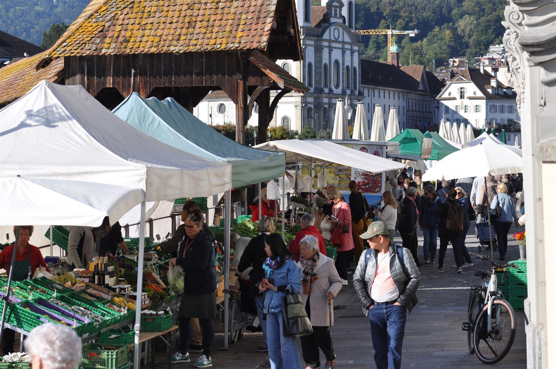 Wochenmarkt in Luzern